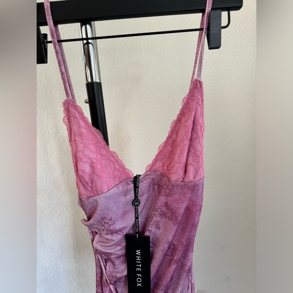 White Fox Born With It MIDI Dress Wild Orchid - Picture 6 of 7